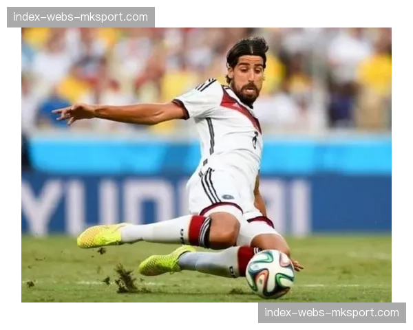 专访德国队助理教练:国家队如何借鉴德甲俱乐部的肋部进攻思路 专访德国队助理教练:国家队如何借鉴德甲俱乐部的肋部进攻思路