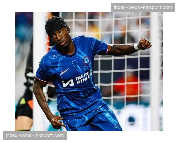 转会传闻：拜仁慕尼黑有意那不勒斯前锋奥斯梅恩，标价不低于1亿欧